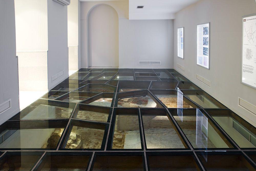 Nh Collection Madrid Palacio De Tepa Eksteriør bilde The floor of the crypt
