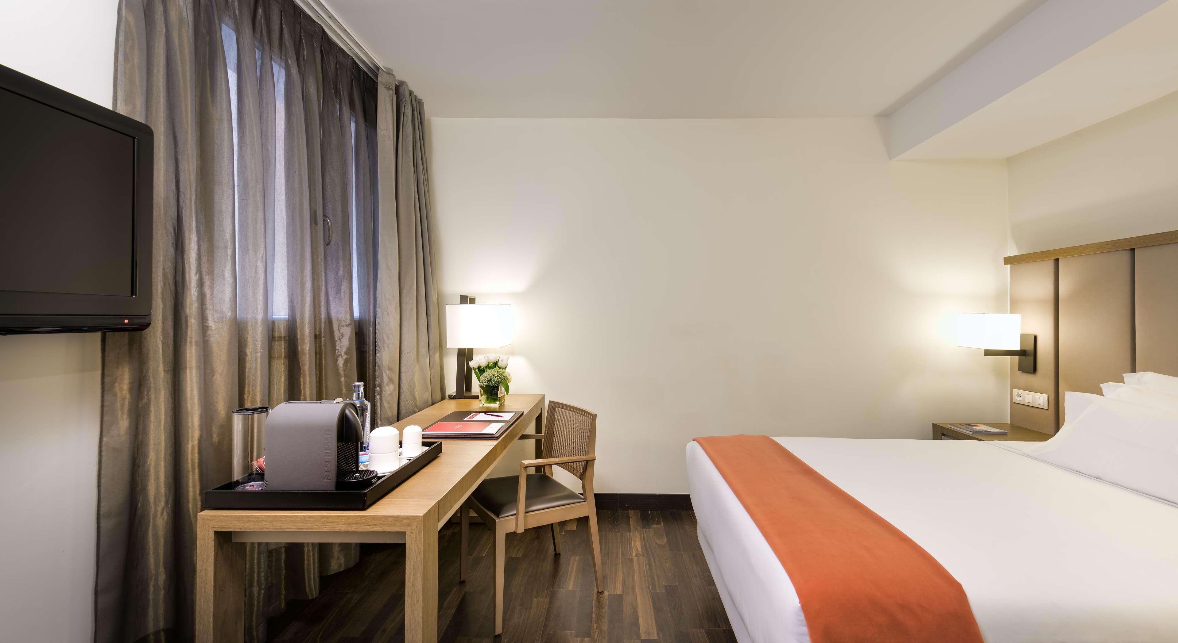 Nh Collection Madrid Palacio De Tepa Eksteriør bilde A room at the hotel