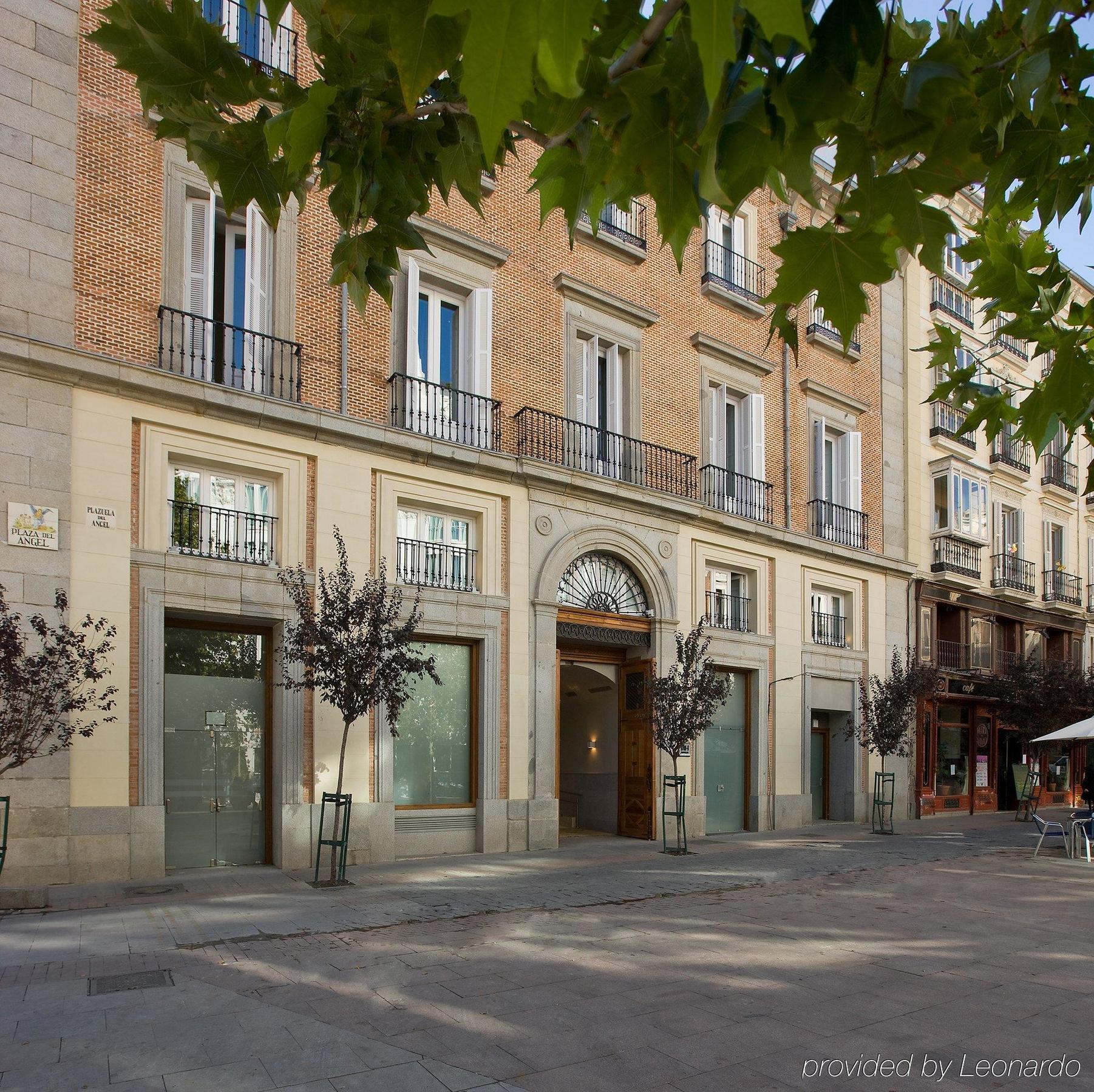 Nh Collection Madrid Palacio De Tepa Eksteriør bilde The headquarters of the Royal Academy of the Spanish Language in Madrid.